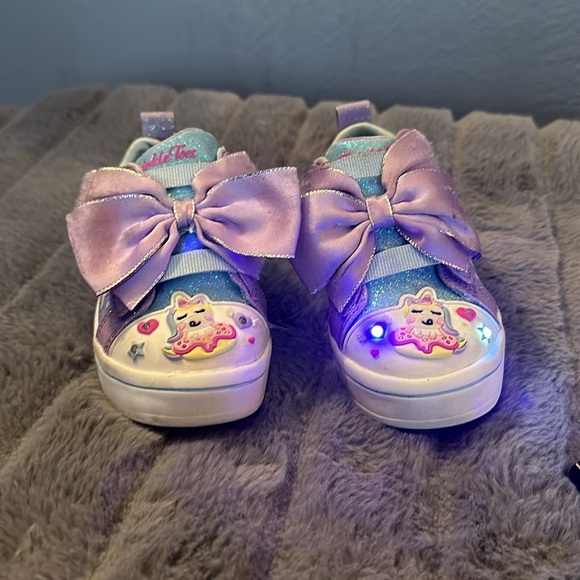 Twinkle Toes - Picture 2 of 3